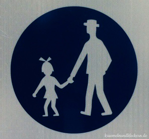 schönes Straßenschild